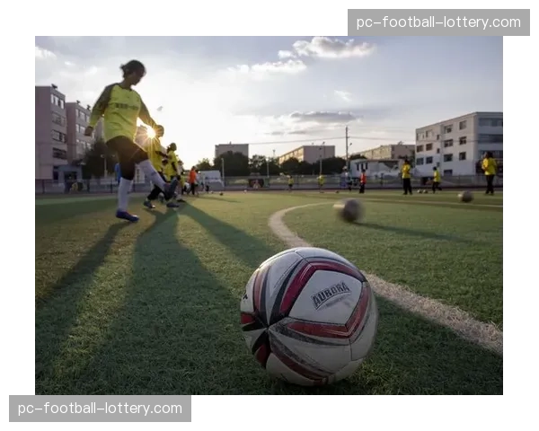 意足协青少年培训大纲更新，强调8-12岁年龄段的定位球基础训练