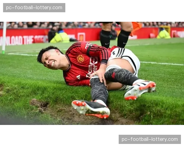 官方：曼联后卫利桑德罗·马丁内斯赛季报销，将进行脚部手术